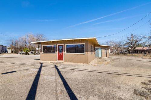 518 Junction Hwy, Kerrville, TX, 78028-5057 | Card Image
