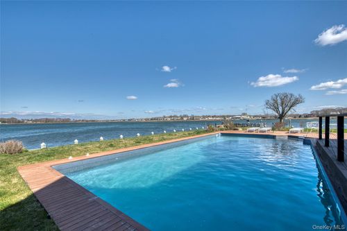 60 Bay View Dr E, Sag Harbor, NY, 11963-1820 | Card Image