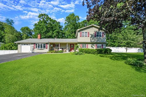 47 Fox Ln, Shoreham, NY, 11786-2231 | Card Image