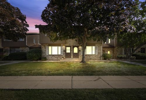 9851 W Beloit Rd, Milwaukee, WI, 53227-4234 | Card Image