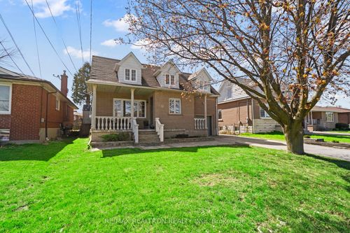 12 Gooderham Dr, Scarborough, ON, M1R3G5 | Card Image