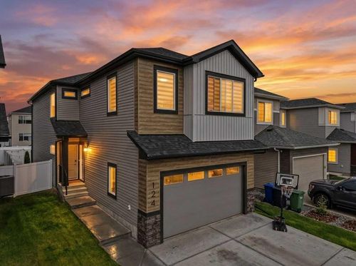 124 Emerald Dr, Red Deer, AB, T4P3G8 | Card Image