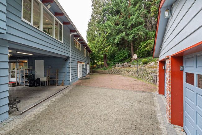 72 Bonnymuir Drive, House other with 4 bedrooms, 3 bathrooms and null parking in West Vancouver BC | Image 6