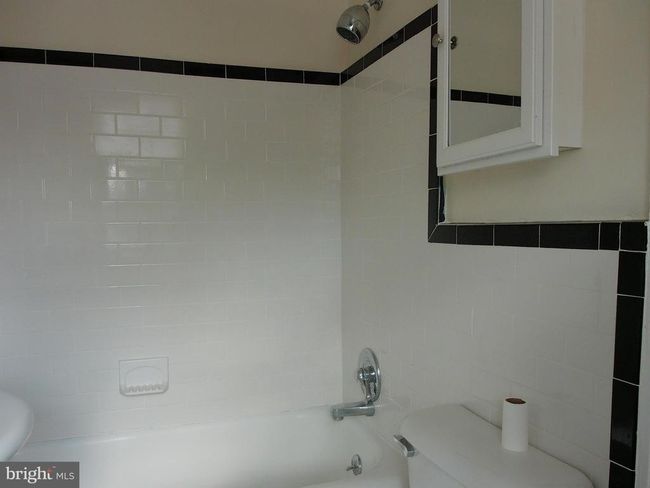 APT-4F - 7876 Spring Ave, Condo with 2 bedrooms, 1 bathrooms and null parking in ELKINS PARK PA | Image 18