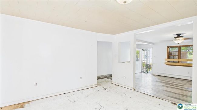 59 W Front St, House other with 3 bedrooms, 1 bathrooms and null parking in Jim Thorpe PA | Image 4