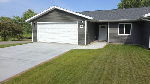 1413 13th Ave, Belle Plaine, IA, 52208-1331 | Card Image