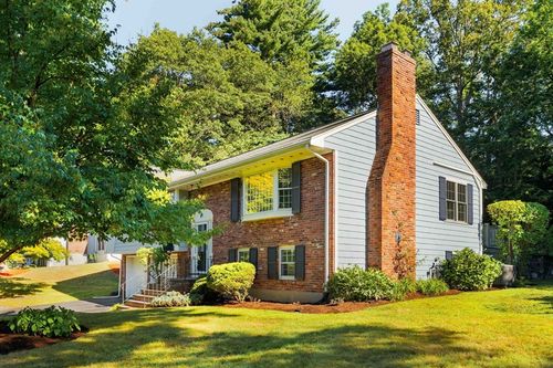 8 Ivanhoe Dr, Lynnfield, MA, 01940-1739 | Card Image