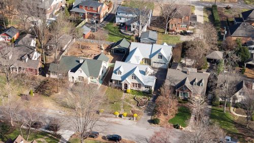 214 Lauderdale Rd, Nashville, TN, 37205-1822 | Card Image