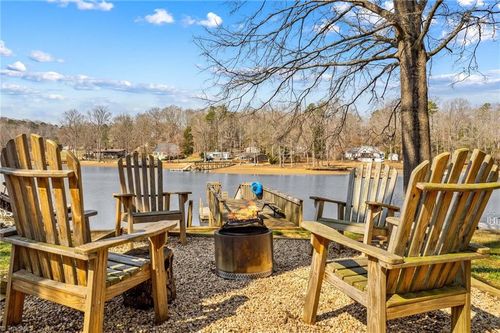1331 Hickory Point Dr, Lexington, NC, 27292-8125 | Card Image