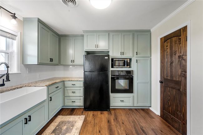 5132 Cedar Rock Pkwy, House other with 3 bedrooms, 2 bathrooms and 2 parking in Crawford TX | Image 14