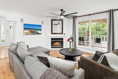 2842 Torrey Pines Rd, La Jolla, CA, 92037-3428 | Card Image