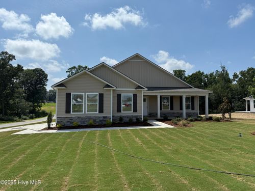 28 Hagood St, Smithfield, NC, 27577-2540 | Card Image