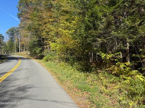 1 Wade Inn Rd, Becket, MA, 01223-3532 | Card Image