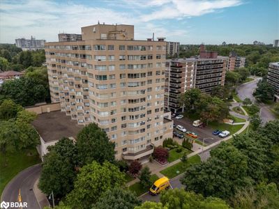 410 - 4 Park Vista, Home with 2 bedrooms, 2 bathrooms and 1 parking in East York ON | Image 1