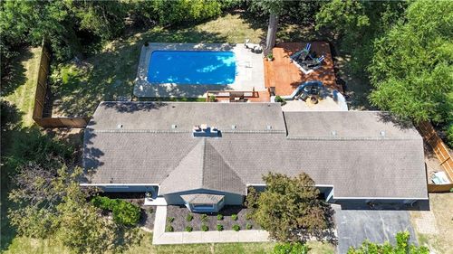 9440 Manor Rd, Leawood, KS, 66206-1833 | Card Image