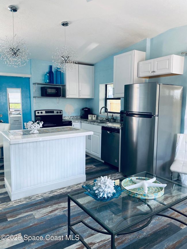 B - 725 S Orlando Ave, Home with 2 bedrooms, 1 bathrooms and null parking in Cocoa Beach FL | Image 27