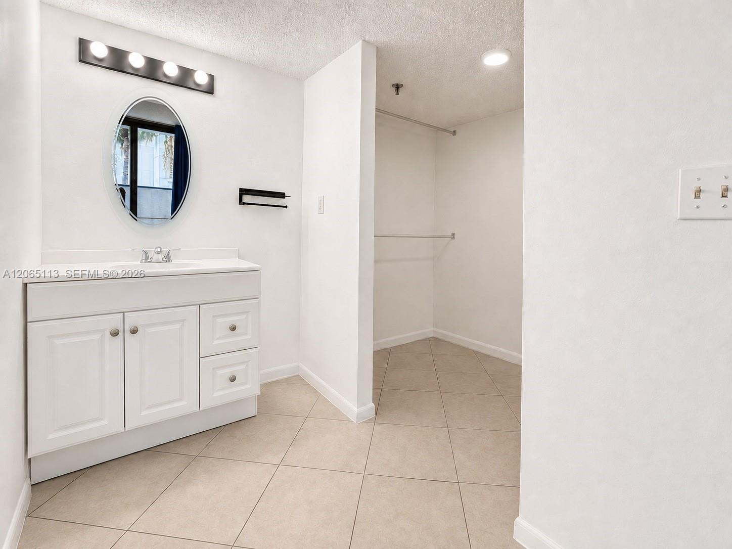 Residential Lease in Miami Beach 5