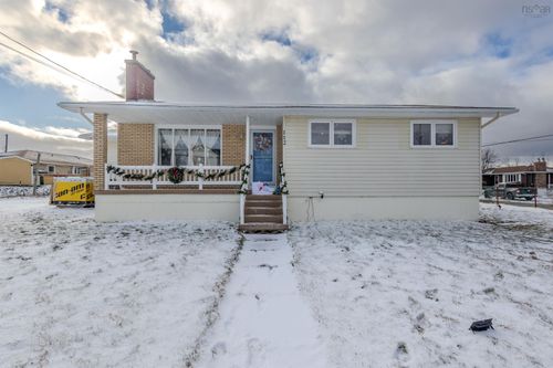 112 South St, Glace Bay, NS, B1A1V6 | Card Image