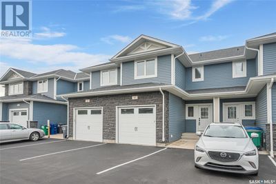 4 - 115 Veltkamp Cres, Townhouse with 3 bedrooms, 3 bathrooms and null parking in Saskatoon SK | Image 2