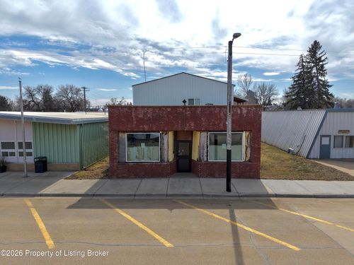 28 Main Street, Halliday, ND, 58636 | Card Image