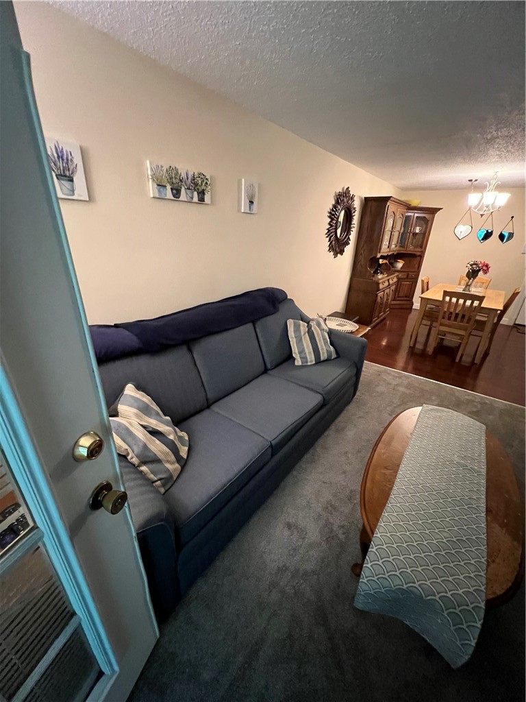 Residential Lease in Northbridge 3