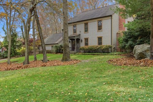 73 Farm Rd N, Wading River, NY, 11792-1706 | Card Image