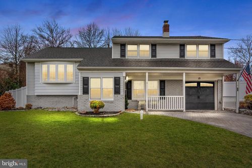 15 Evergreen Ln, BURLINGTON, NJ, 08016-3125 | Card Image