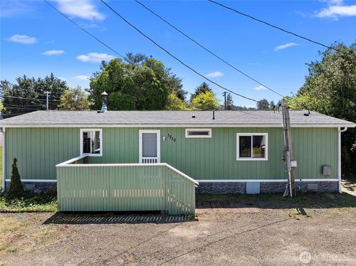 1210 35th St, Seaview, WA, 98644-2022 | Card Image