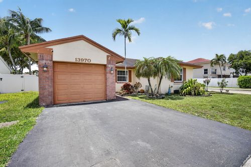 13970 Oaklawn Pl, Davie, FL, 33325-1200 | Card Image