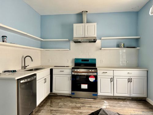 118 Cant Stop, San Antonio, TX, 78202-1312 | Card Image