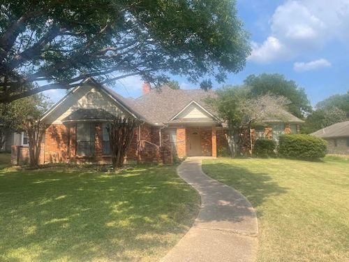 1823 Green Tree Ln, Duncanville, TX, 75137-3611 | Card Image