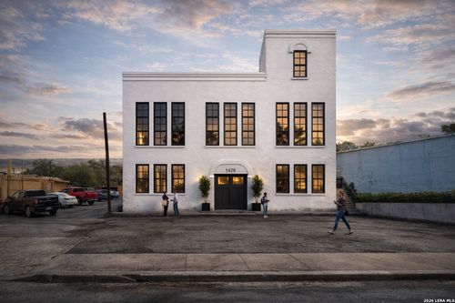 1426 S New Braunfels Ave, San Antonio, TX, 78210-2249 | Card Image