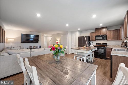 71 Southwind Dr, BLACKWOOD, NJ, 08012-3983 | Card Image