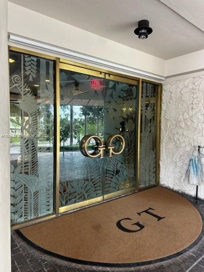 10D - 2843 S Bayshore Dr, Condo with 2 bedrooms, 2 bathrooms and null parking in Miami FL | Image 3