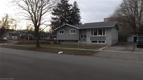 68 Austin Dr, Waterloo, ON, N2L3Y4 | Card Image