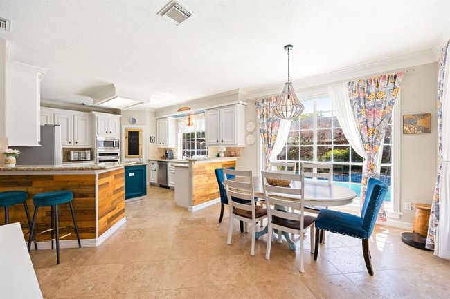 907 Live Oak Ln, House other with 5 bedrooms, 4 bathrooms and 3 parking in Seabrook TX | Image 4