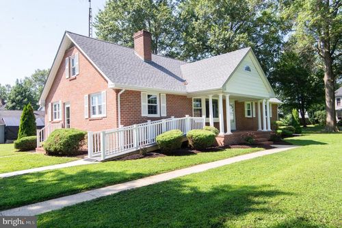 8 W Liberty St, RIDGELY, MD, 21660-2011 | Card Image