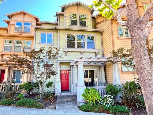 653 Macarthur Blvd, San Leandro, CA, 94577-2115 | Card Image