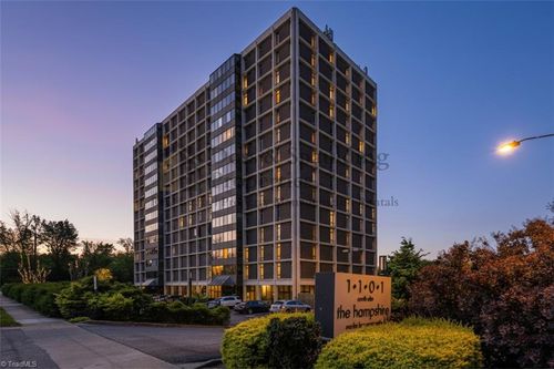 unit-305-1101 N Elm St, Greensboro, NC, 27401-1301 | Card Image