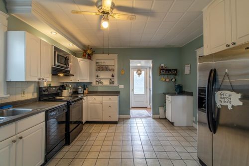 44 Taylor St, Newport, VT, 05855-5219 | Card Image
