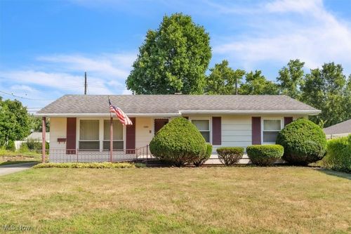 1995 Sedro St, Cuyahoga Falls, OH, 44221-4360 | Card Image