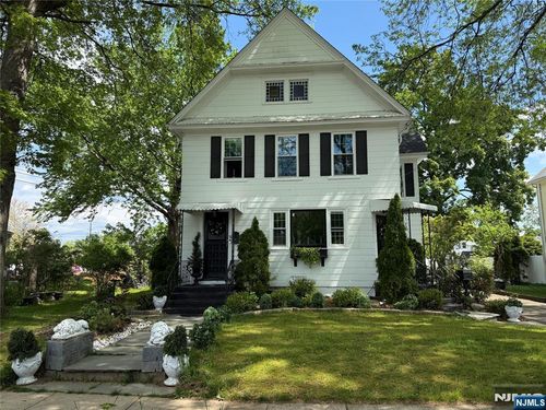 76 Elm St, Westwood, NJ, 07675-2111 | Card Image