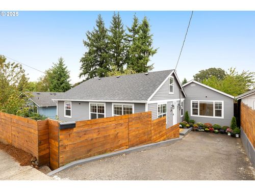 280 S 18th St, Saint Helens, OR, 97051-2233 | Card Image