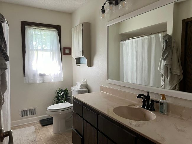 39747 191 St Ave, House other with 4 bedrooms, 2 bathrooms and null parking in Le Center MN | Image 14
