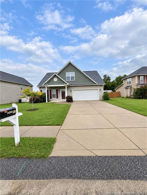 3600 Crosswinds Dr, Hope Mills, NC, 28348-2797 | Card Image