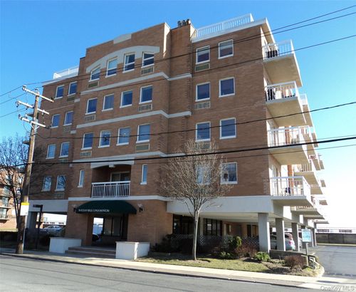 2e-780 W Broadway, Long Beach, NY, 11561-2863 | Card Image