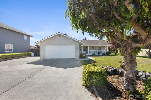 2214 S Belair Dr, Moses Lake, WA, 98837-2554 | Card Image