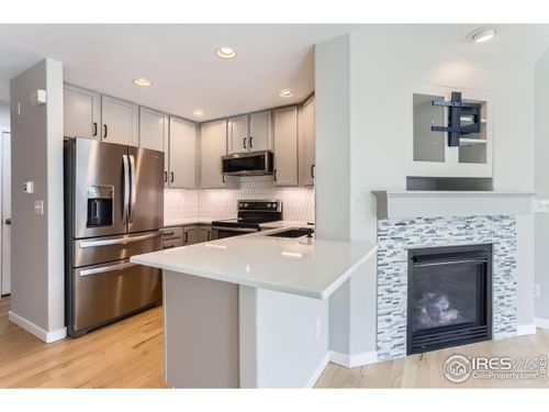 827 Snowberry St, Longmont, CO, 80503-7364 | Card Image