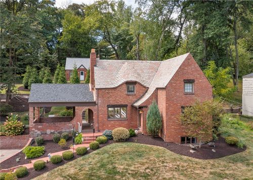 215 Brookside Blvd, Pittsburgh, PA, 15241-1511 | Card Image