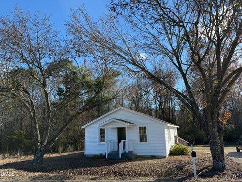 895 Stewart Rd, Four Oaks, NC, 27524-8741 | Card Image